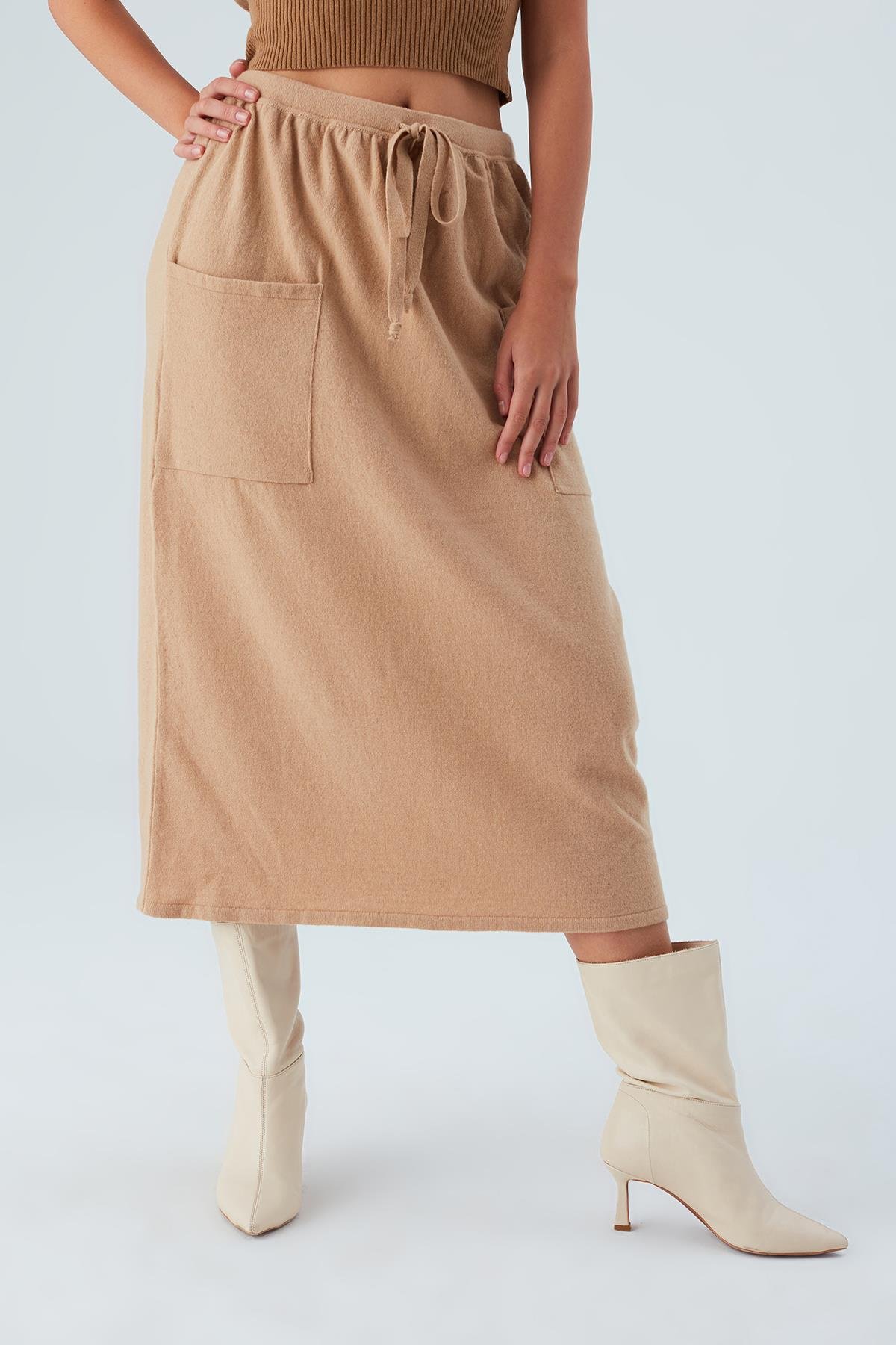 Peraluna NORA SKİRT Rahat Kesim Beli Lastikli 86 CM Bilek Hizası Cepli Kadın Triko Etek Bej