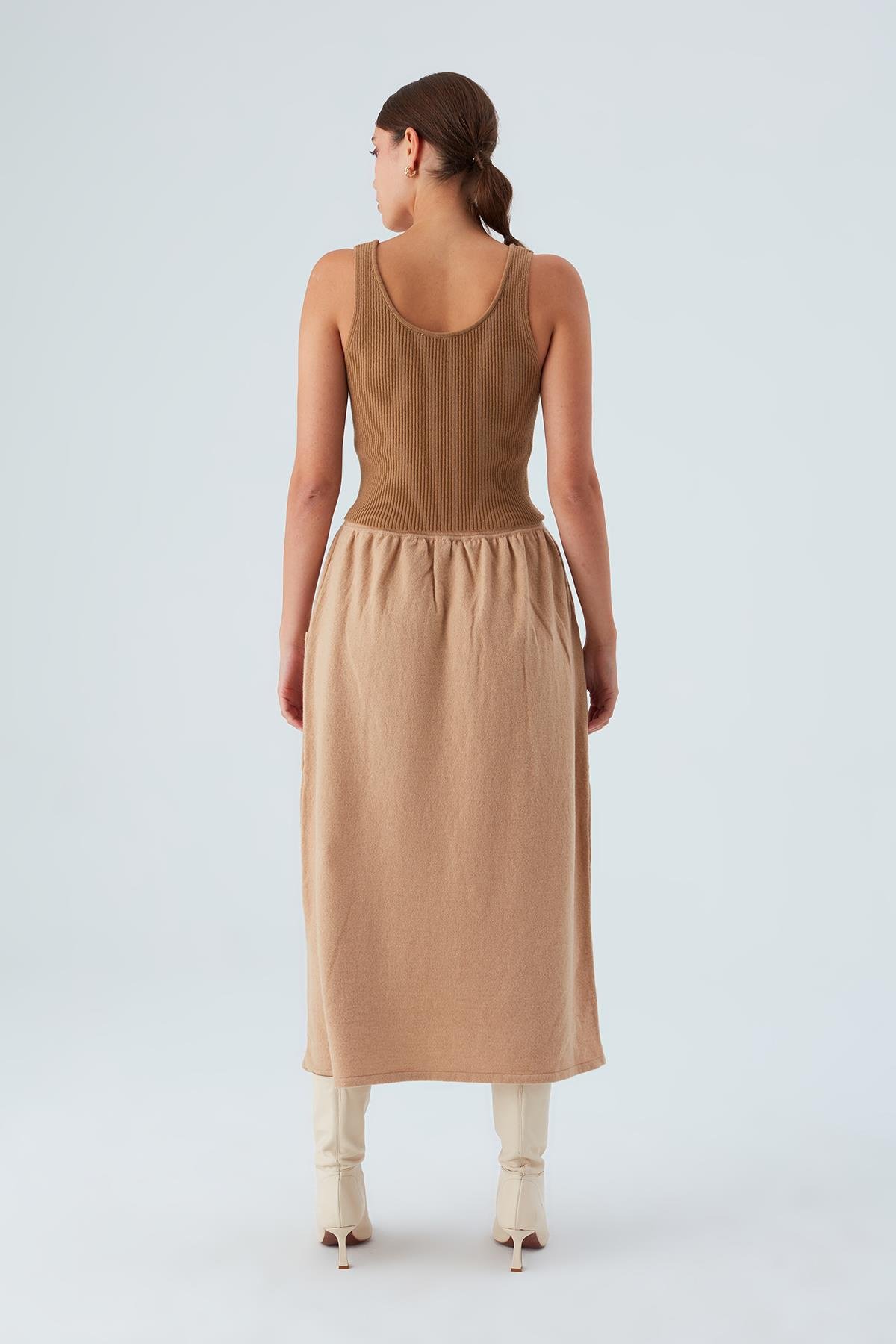 Peraluna NORA SKİRT Rahat Kesim Beli Lastikli 86 CM Bilek Hizası Cepli Kadın Triko Etek Bej