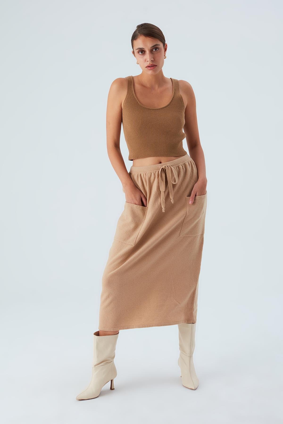 Peraluna NORA SKİRT Rahat Kesim Beli Lastikli 86 CM Bilek Hizası Cepli Kadın Triko Etek Bej