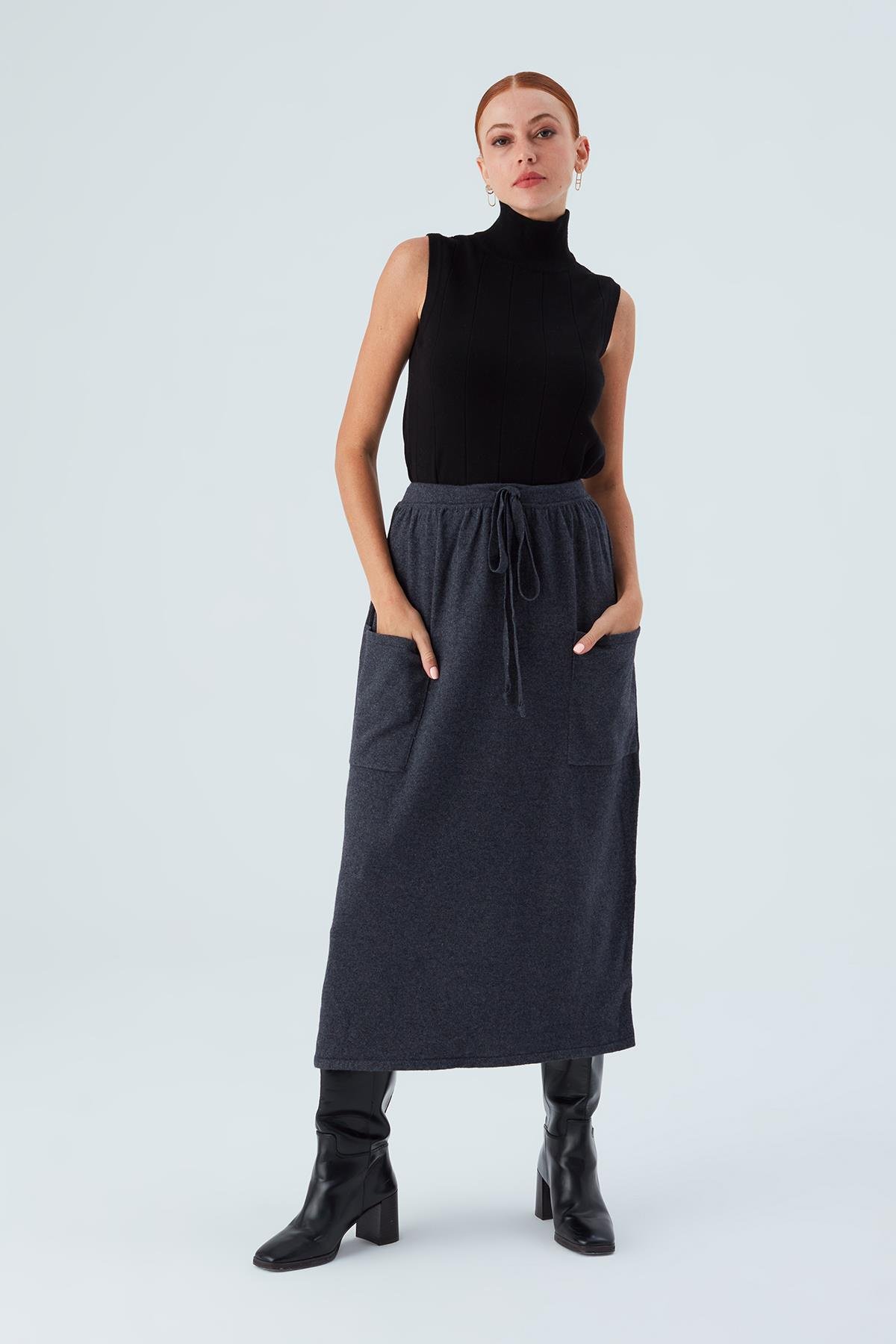 Peraluna NORA SKİRT Rahat Kesim Beli Lastikli 86 CM Bilek Hizası Cepli Kadın Triko Etek Antrasit