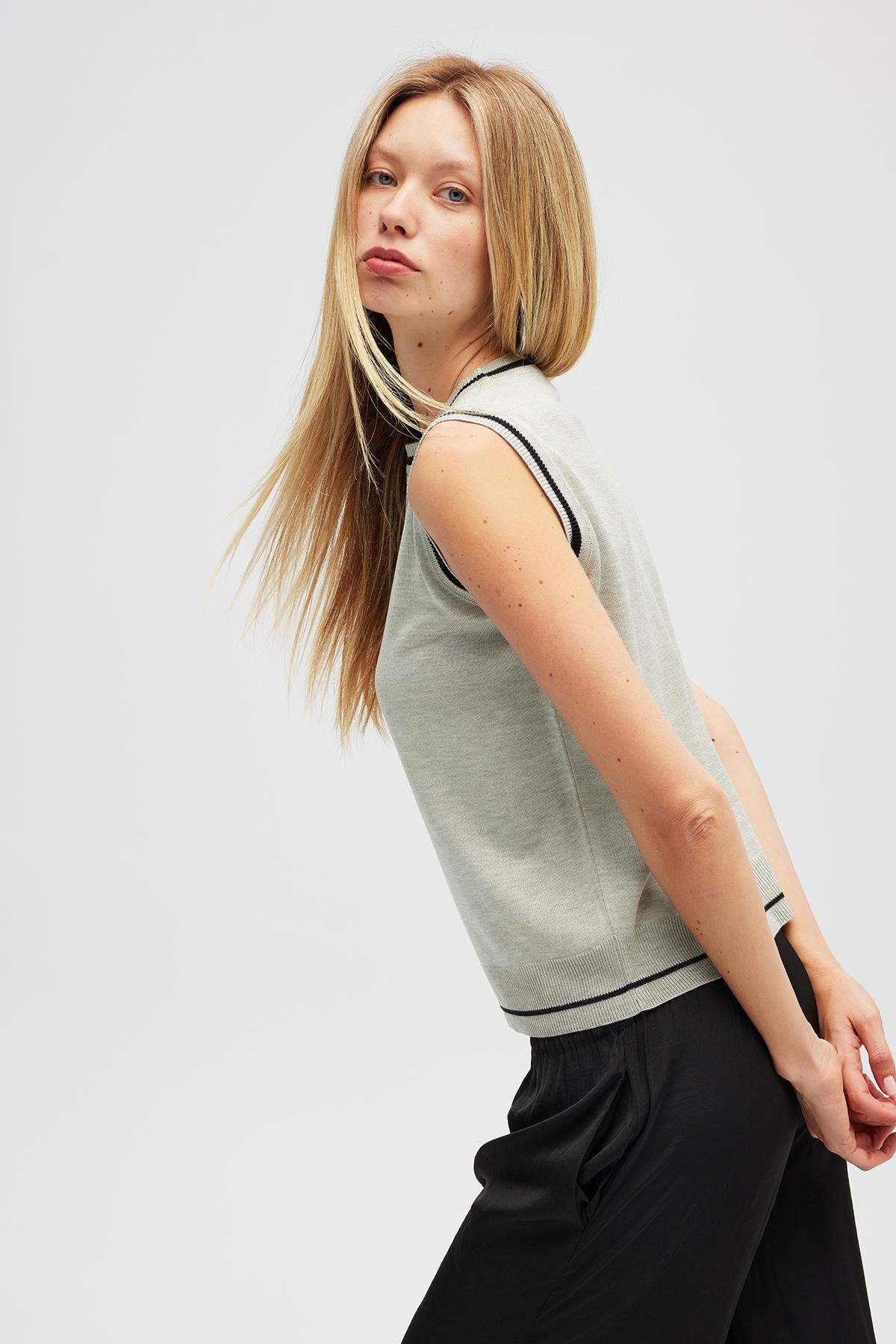 Peraluna Rina Düz Örgü Kadın Triko Kolsuz Bluz - Gri Melanj