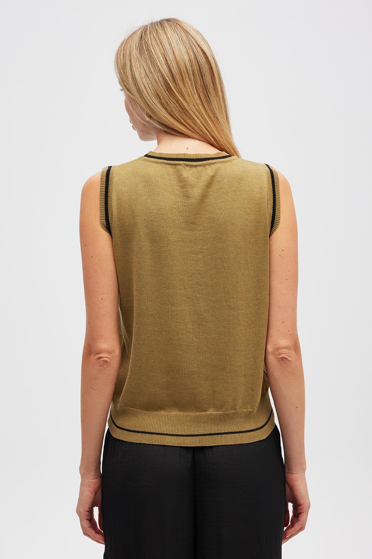 Peraluna Rina Düz Örgü Kadın Triko Kolsuz Bluz - Zeytin Yeşili