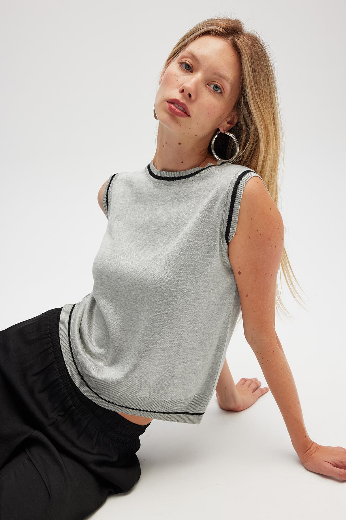 Peraluna Rina Düz Örgü Kadın Triko Kolsuz Bluz - Gri Melanj