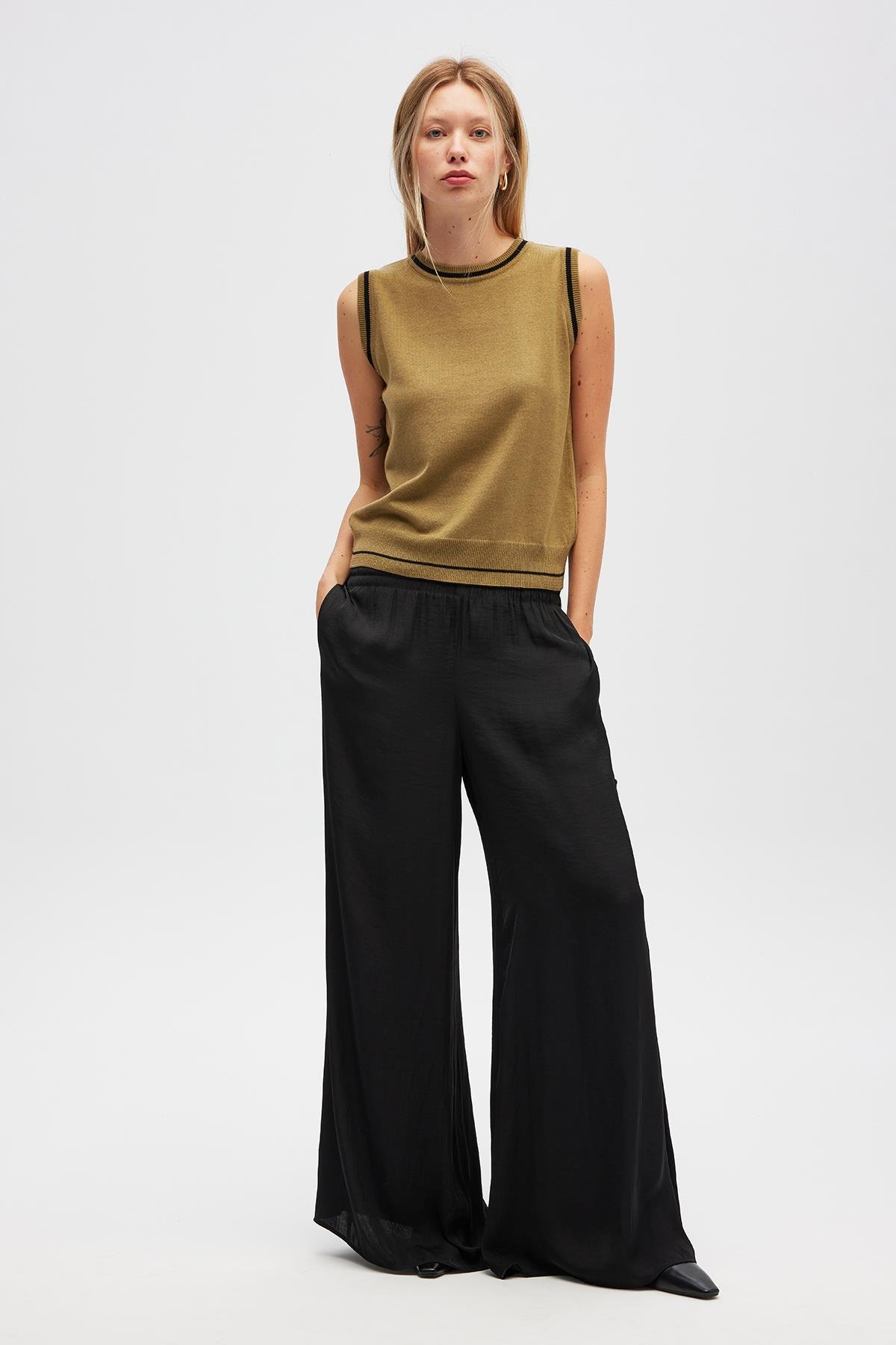 Peraluna Rina Düz Örgü Kadın Triko Kolsuz Bluz - Zeytin Yeşili