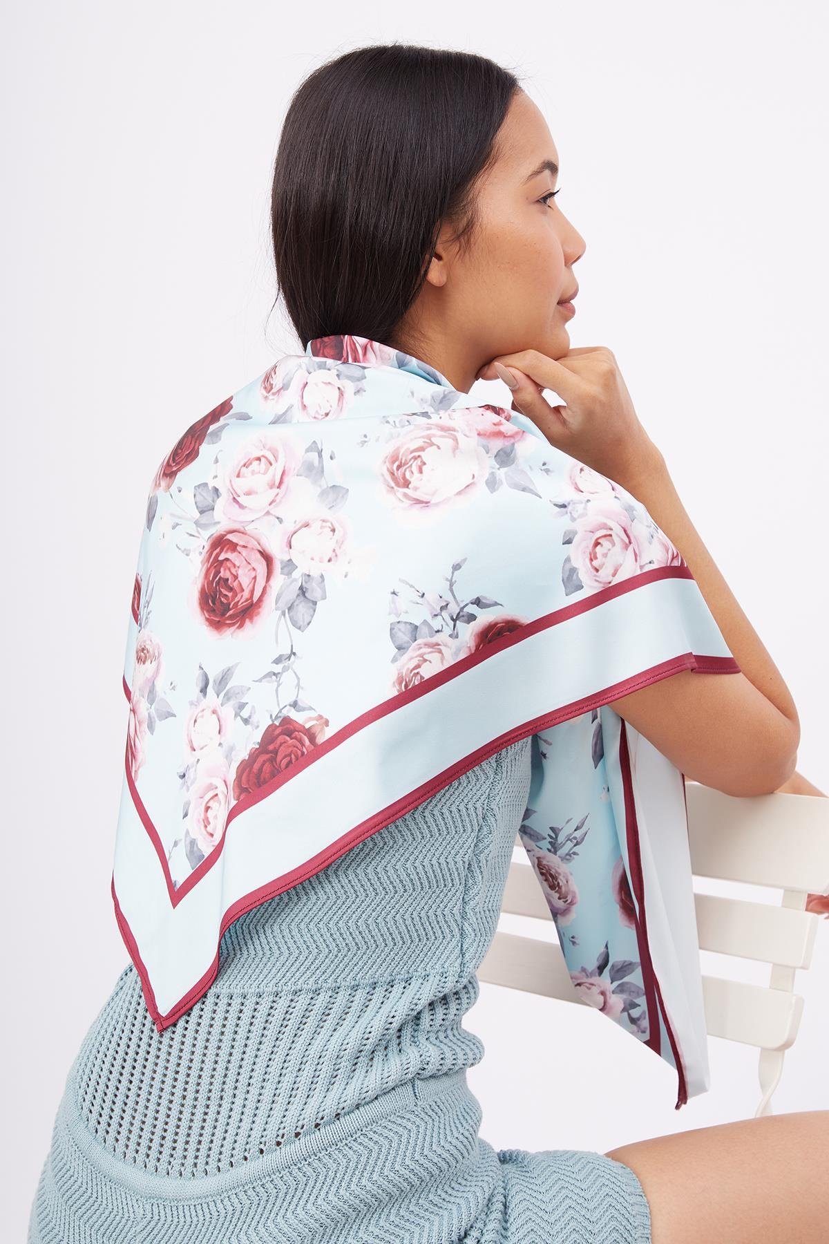 Peraluna ROSEMARRY SCARFE Gül Desen Baskılı Saten Eşarp - Turkuaz