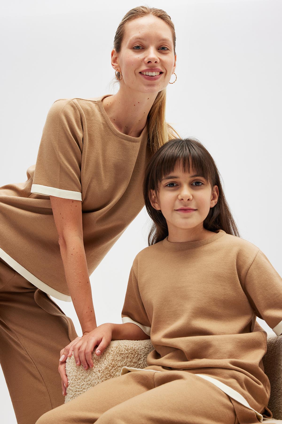 Peraluna Rumi Kadın Triko Yanları Yırtmaçlı Pamuk Bluz - Camel