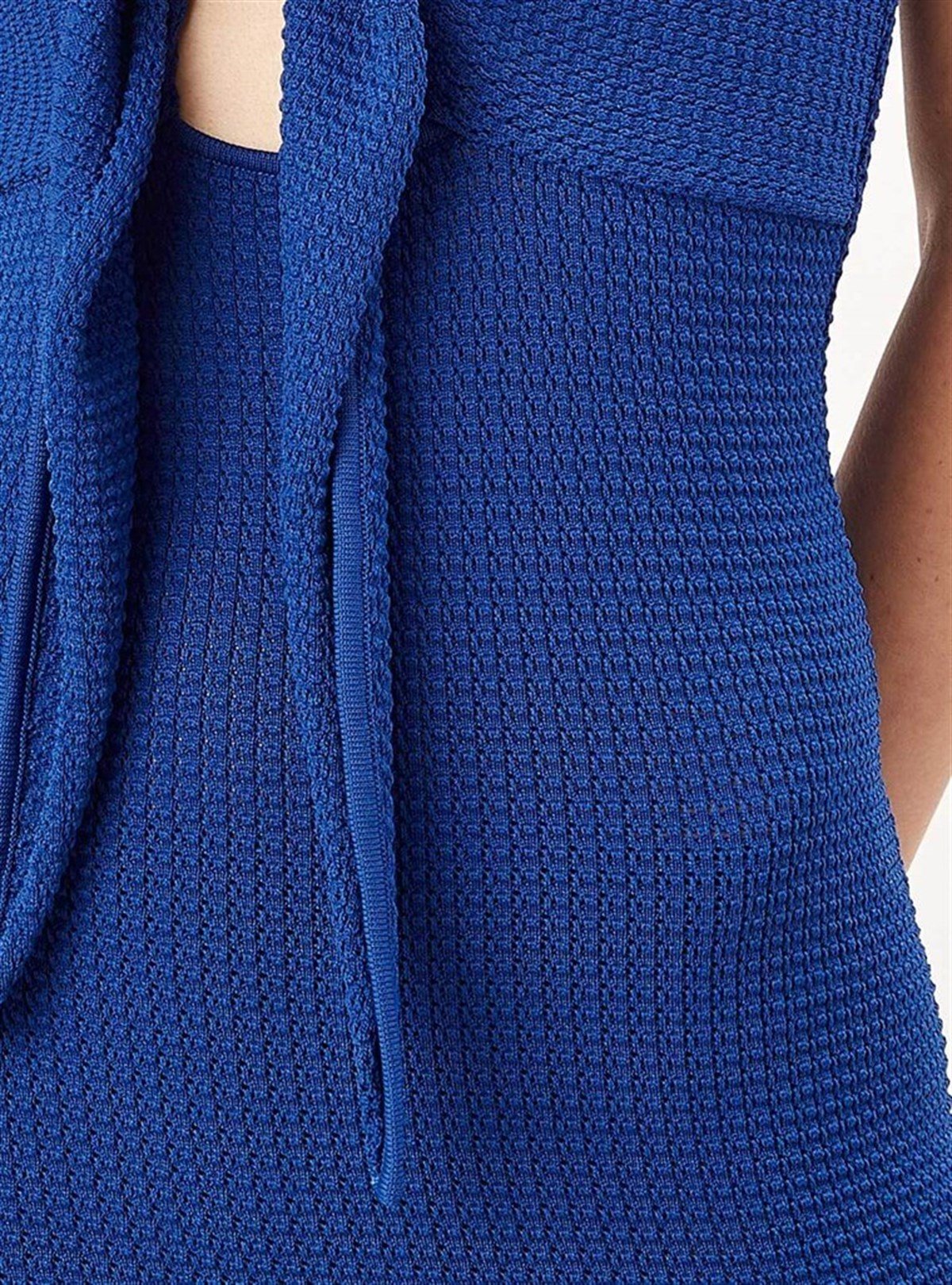 Peraluna Saks Mavi Rengi Askılı Midi Boy Abiye Triko Elbise