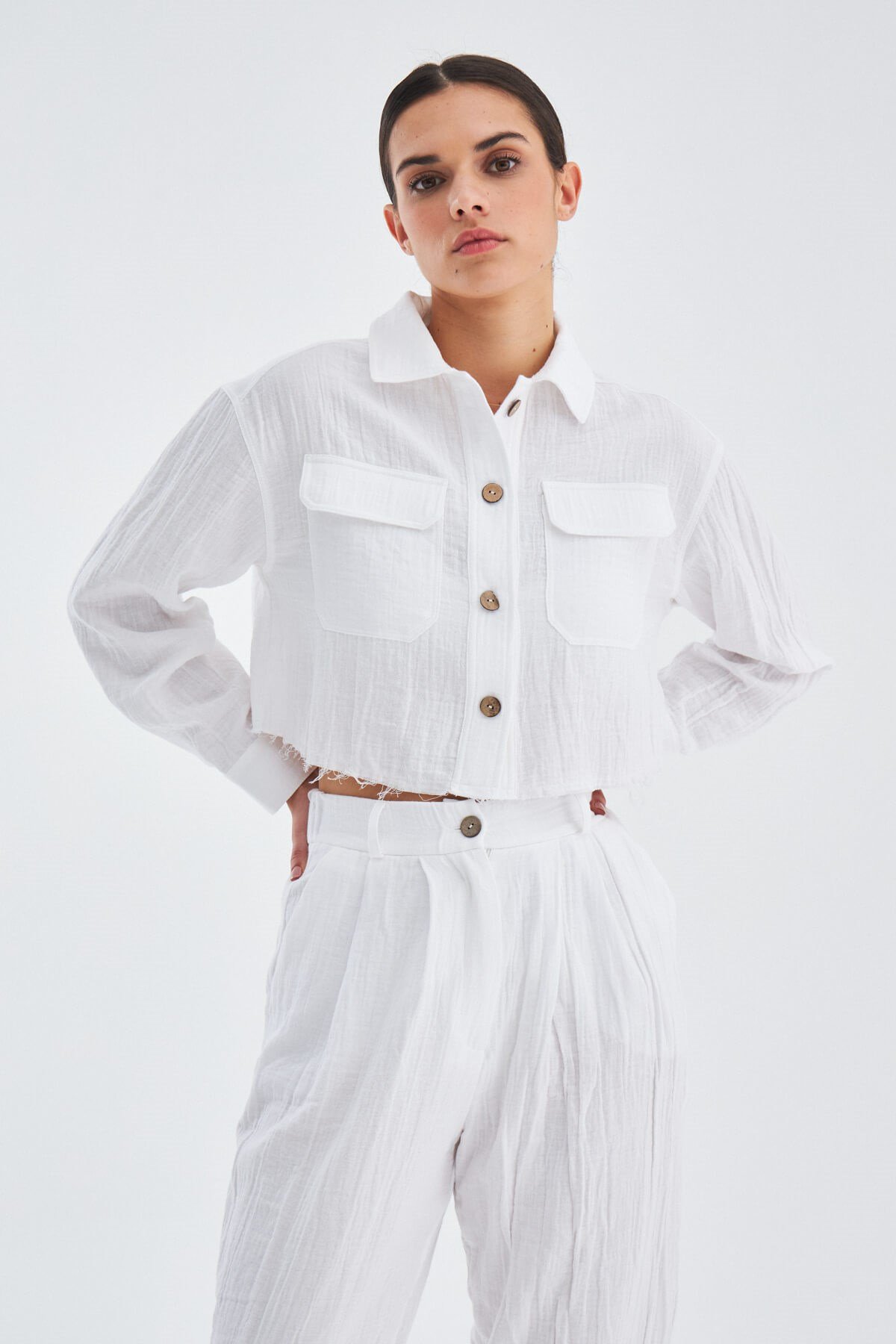 Peraluna SANDAL GÖMLEK Bol Kesim Cepli Yazlık Crop Kadın Gömlek Beyaz