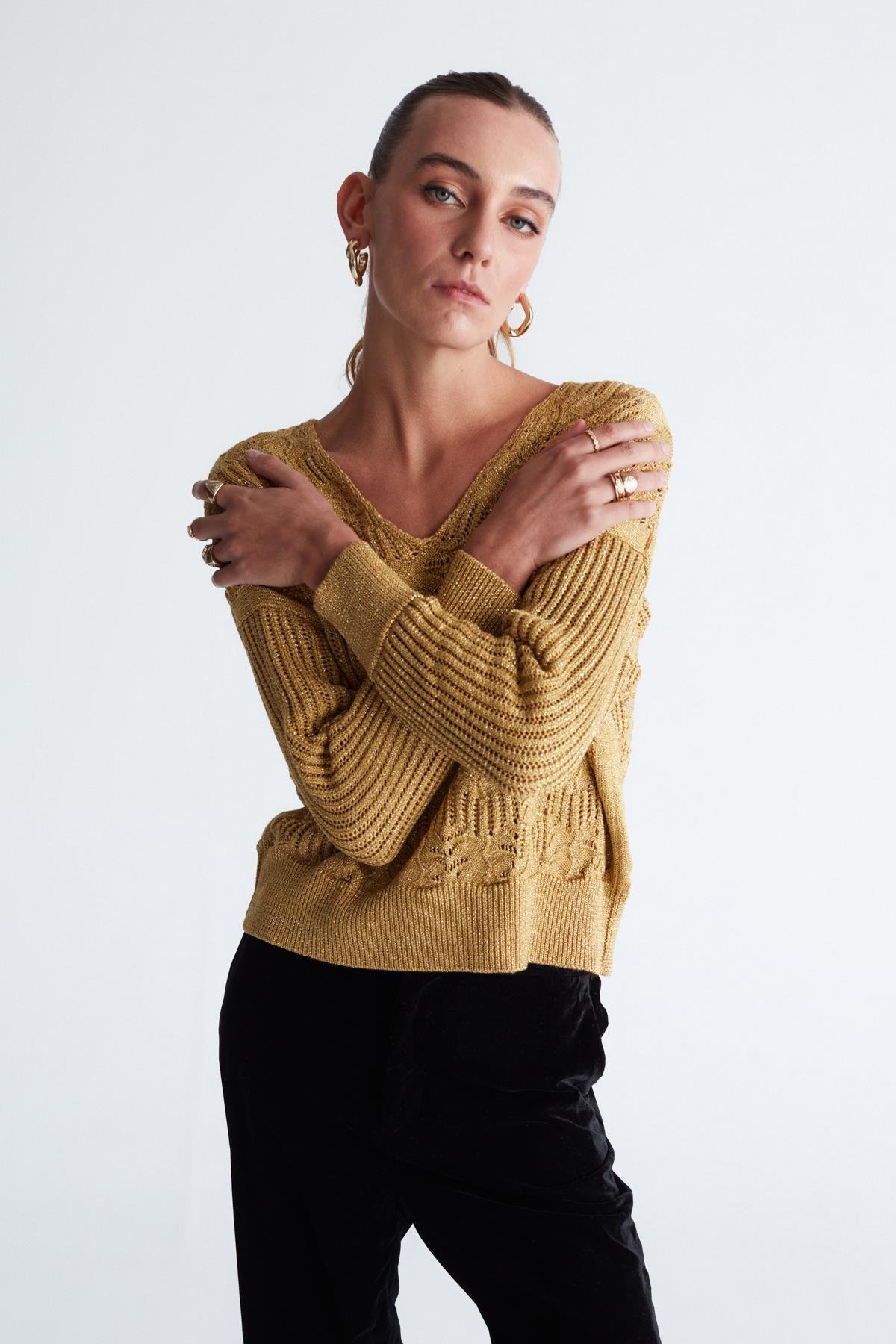 Peraluna SCARLET PULLOVER Çiçek Desen V Yaka Simli Uzun Kol Kadın Triko Kazak Altın