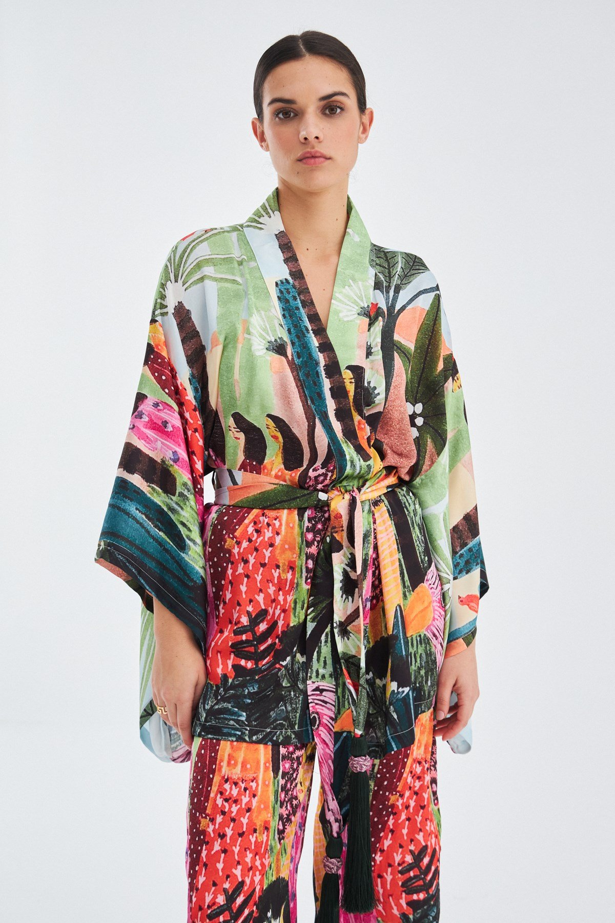 Peraluna SHUKO Tropik Desenli Geniş Kollu Diz Üstü Saten Kadın Kimono Çok Renkli