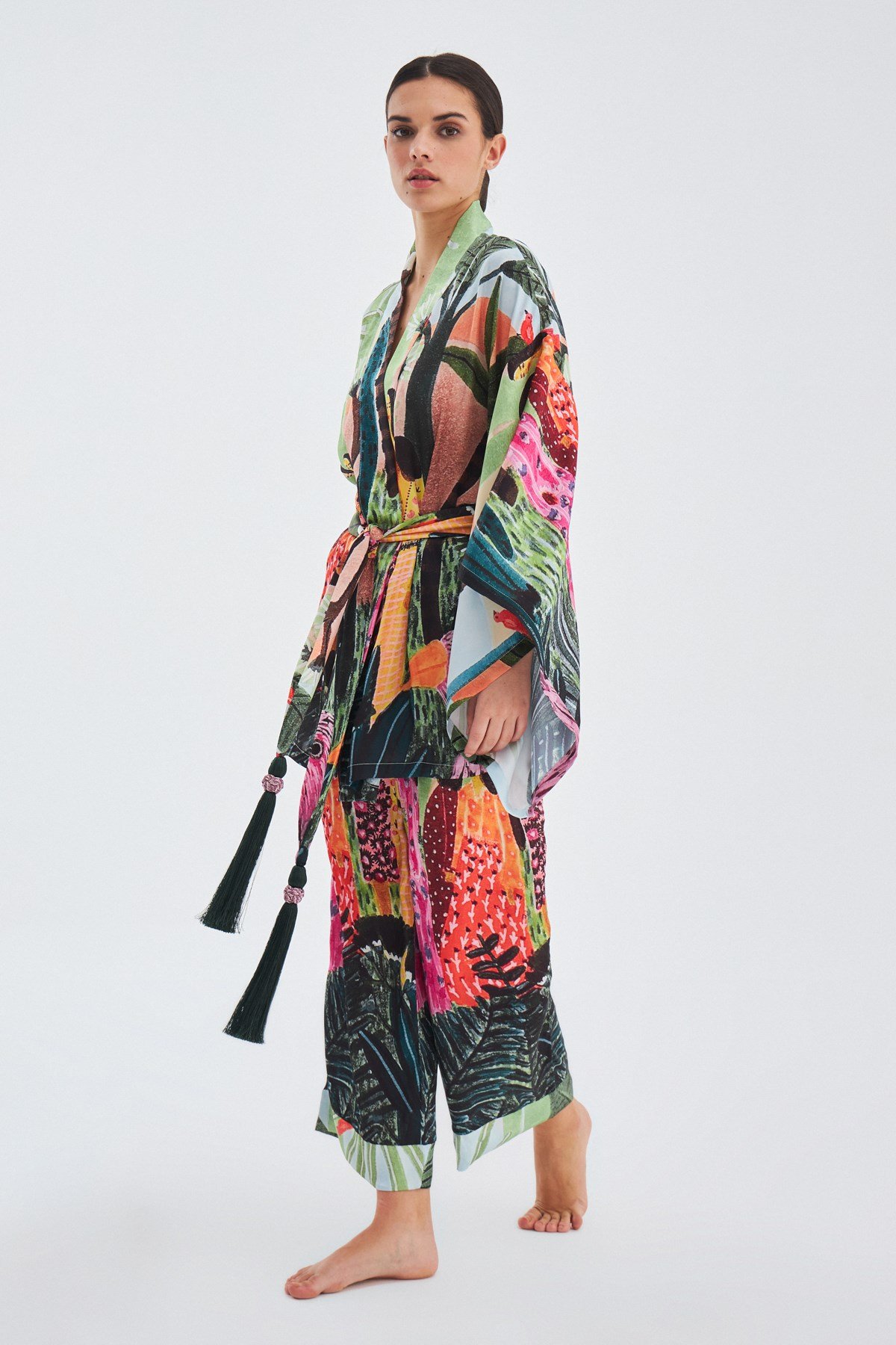 Peraluna SHUKO Tropik Desenli Geniş Kollu Diz Üstü Saten Kadın Kimono Çok Renkli