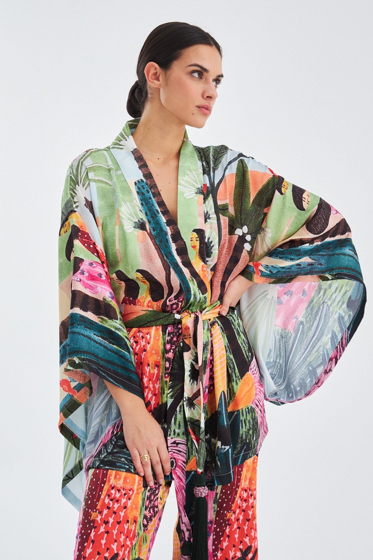 Peraluna SHUKO Tropik Desenli Geniş Kollu Diz Üstü Saten Kadın Kimono Çok Renkli