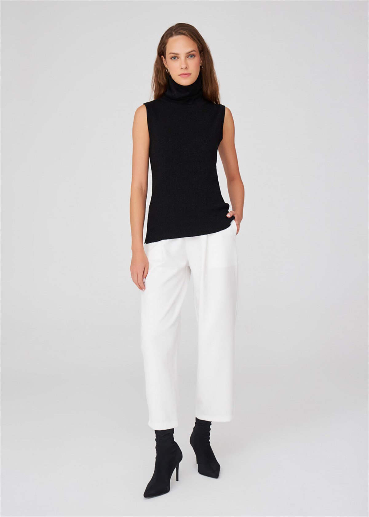 Peraluna Silvery Turtleneck Sleeveless Women Knitwear Blouse - Black