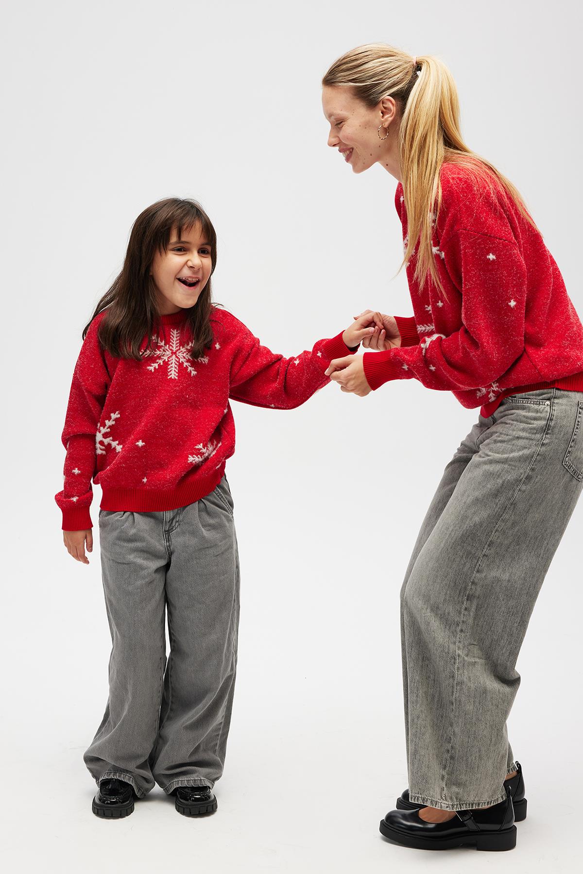 Peraluna Snowflake Kar Tanesi Desenli Çocuk Yılbaşı Kazağı - Kırmızı