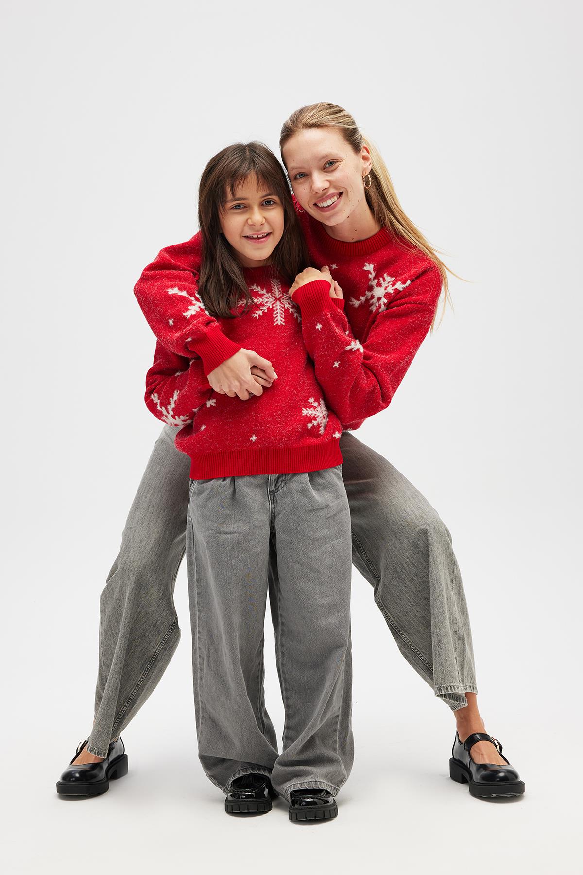 Peraluna Snowflake Kar Tanesi Desenli Çocuk Yılbaşı Kazağı - Kırmızı