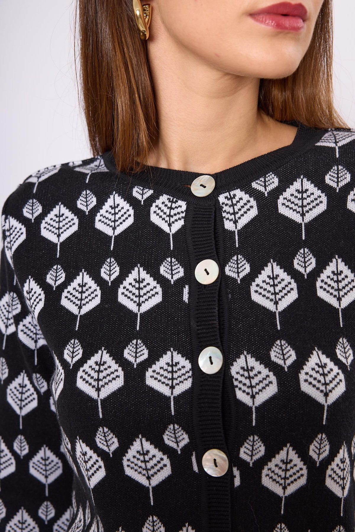 Peraluna Thelma Yaprak Jakarlı Kadın Triko Hirka - Siyah/Ekru