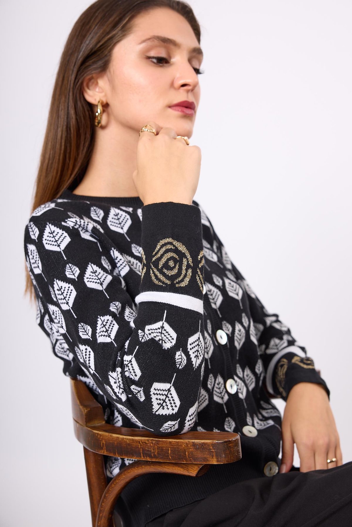 Peraluna Thelma Yaprak Jakarlı Kadın Triko Hirka - Siyah/Ekru