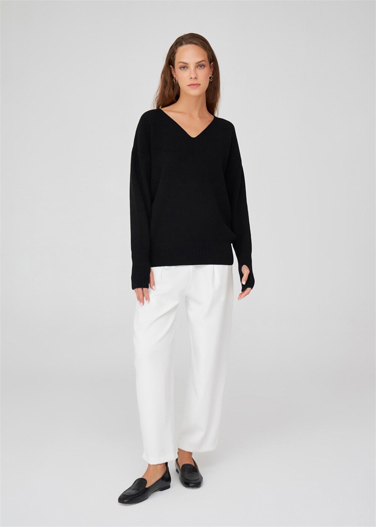 Peraluna V-neck Loose Cut Cashmere Blend Women Knitwear Sweater - Black