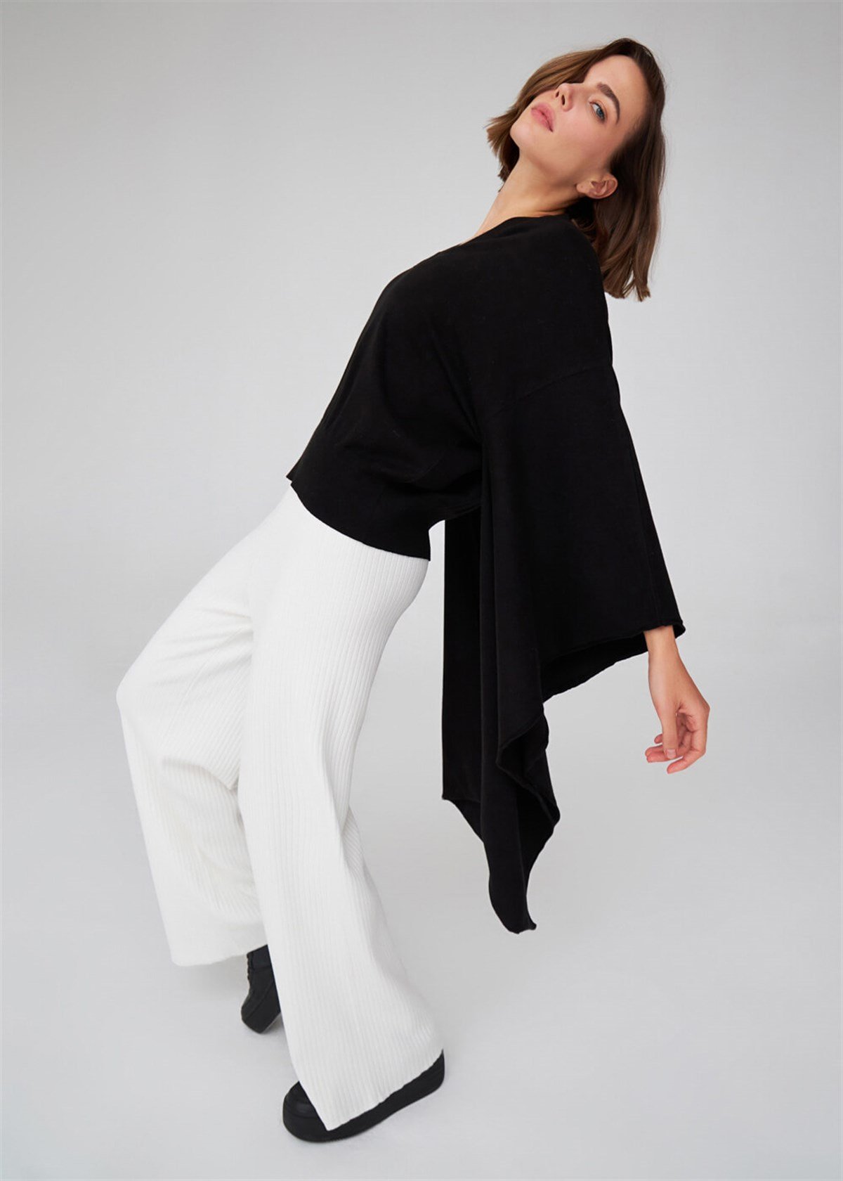 Peraluna Viskon Karışım Egzotik Kadın Triko Kimono Siyah