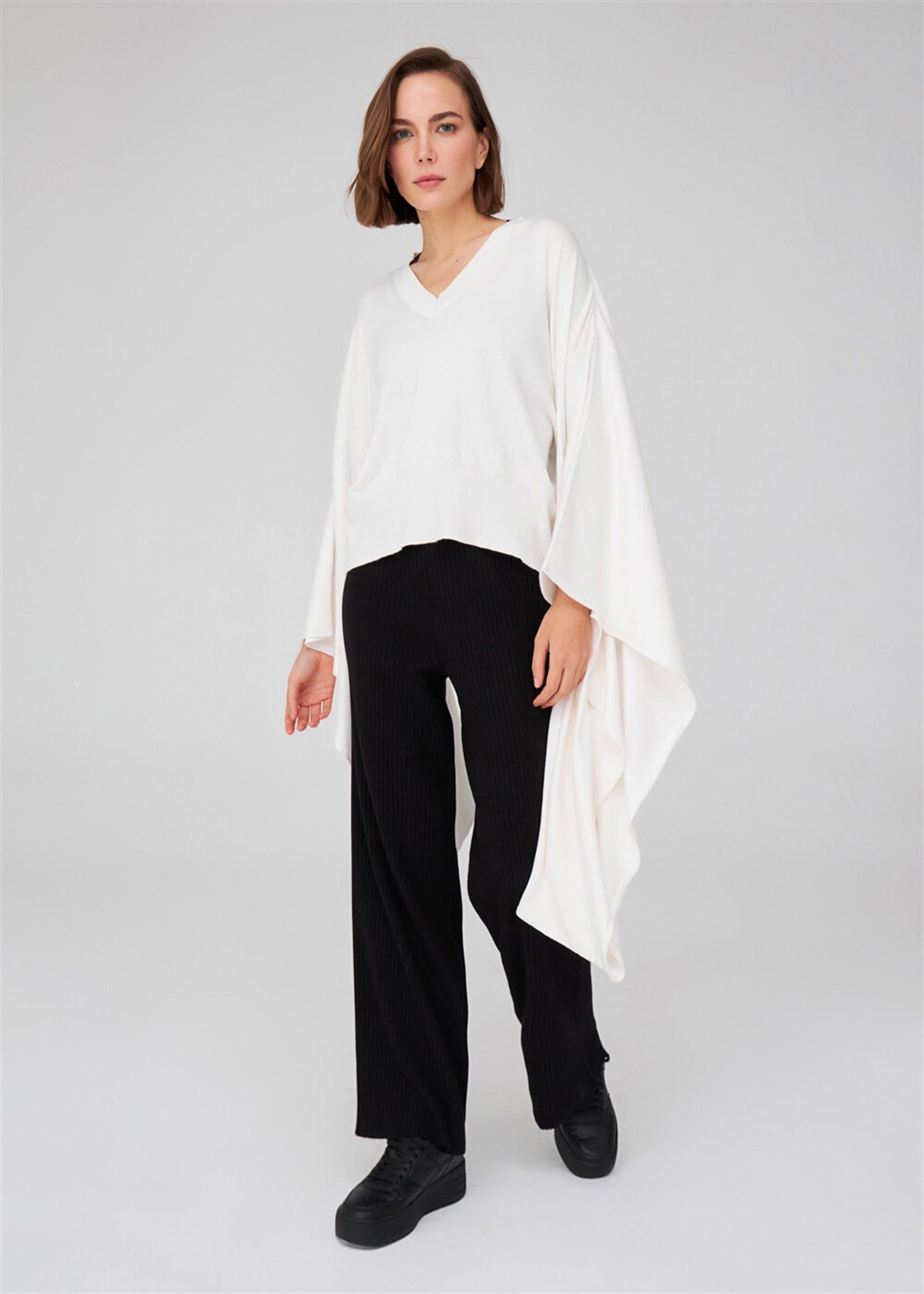 Peraluna Kimono Sleeve Women's Knitwear Cropped Pullover Sweater - Ecru