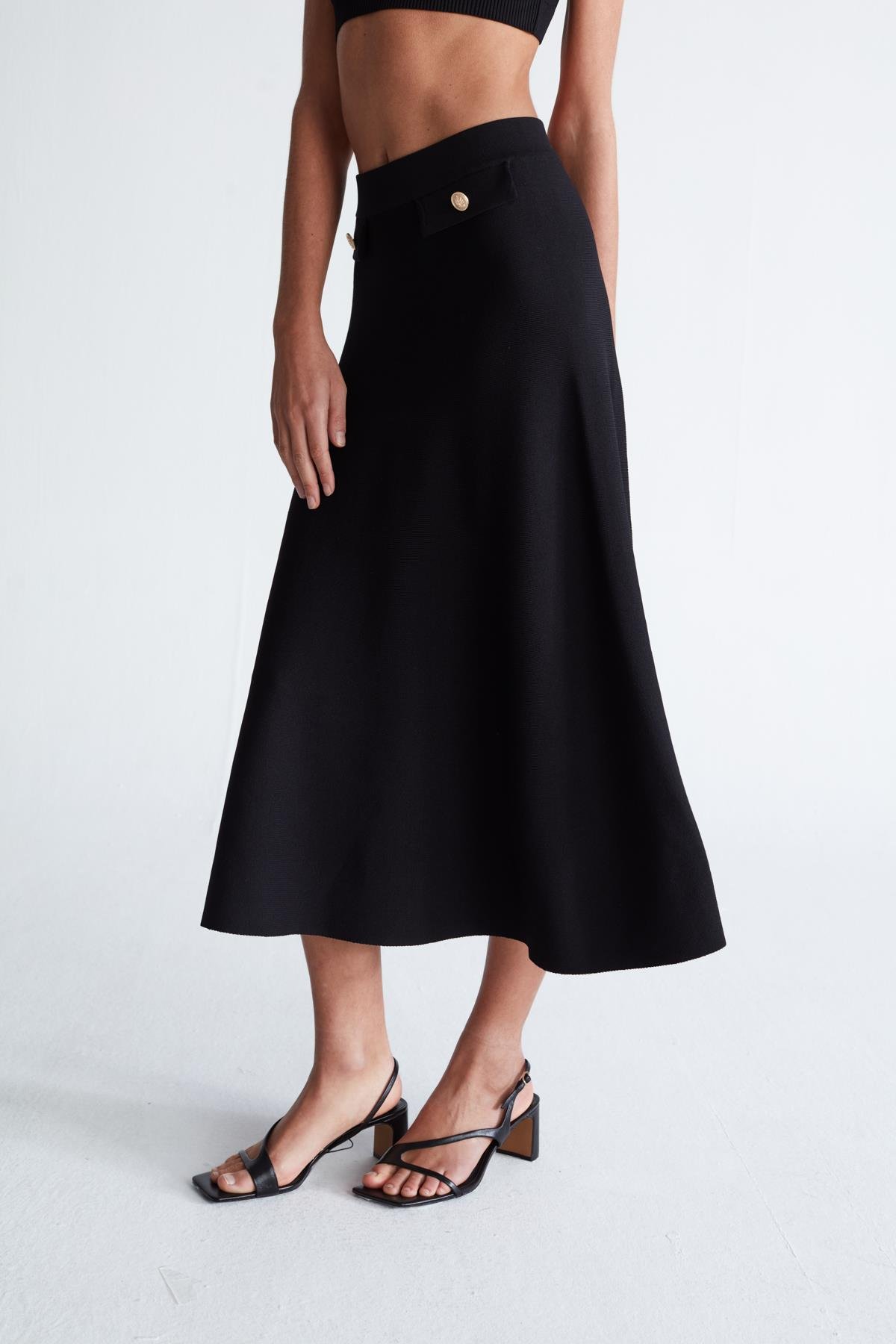 Peraluna VIVIEN SKIRT Düğme Detaylı Diz Altı Kloş Kadın Triko Etek Siyah