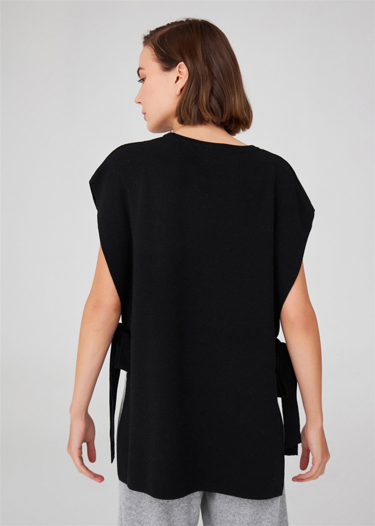 Peraluna Yandan Bağcıklı Bol Kesim Kaşmir Karışım Kadın Triko Panço Siyah