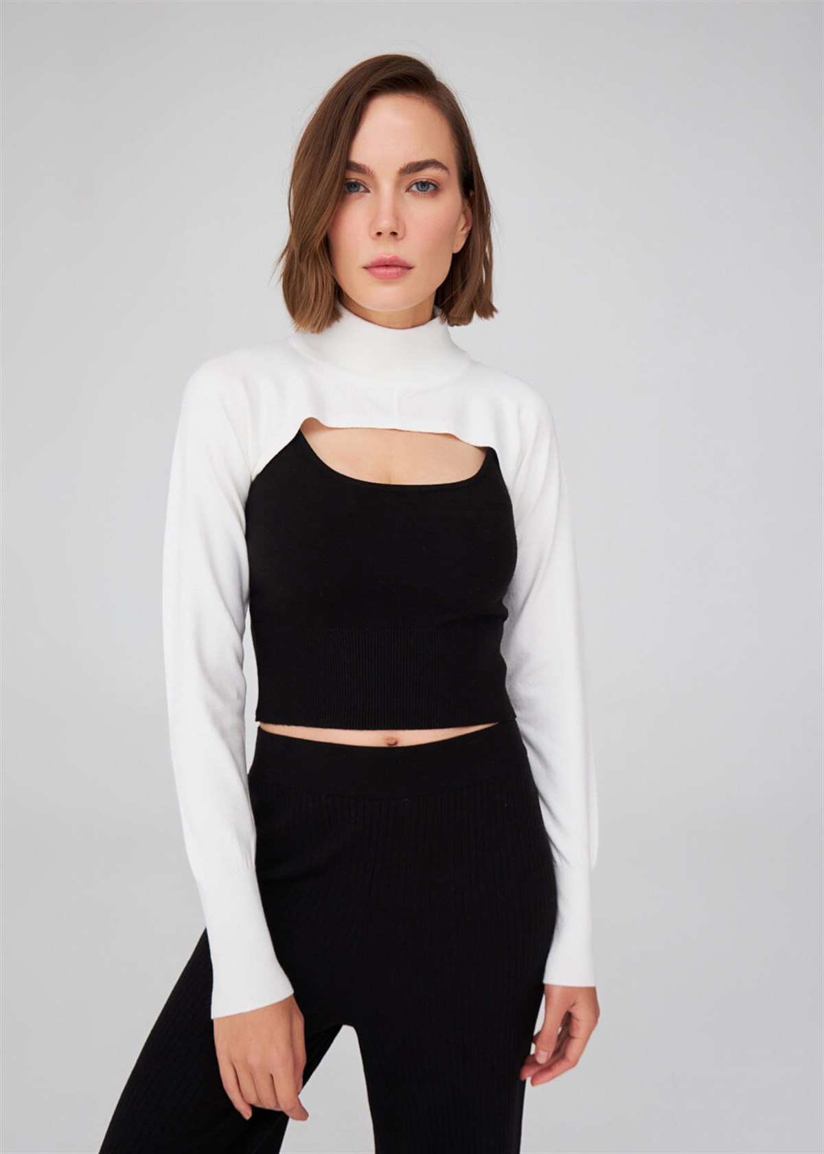 Peraluna Yarım Balıkçı Yaka Uzun Kollu Triko Omuzluk Ekru