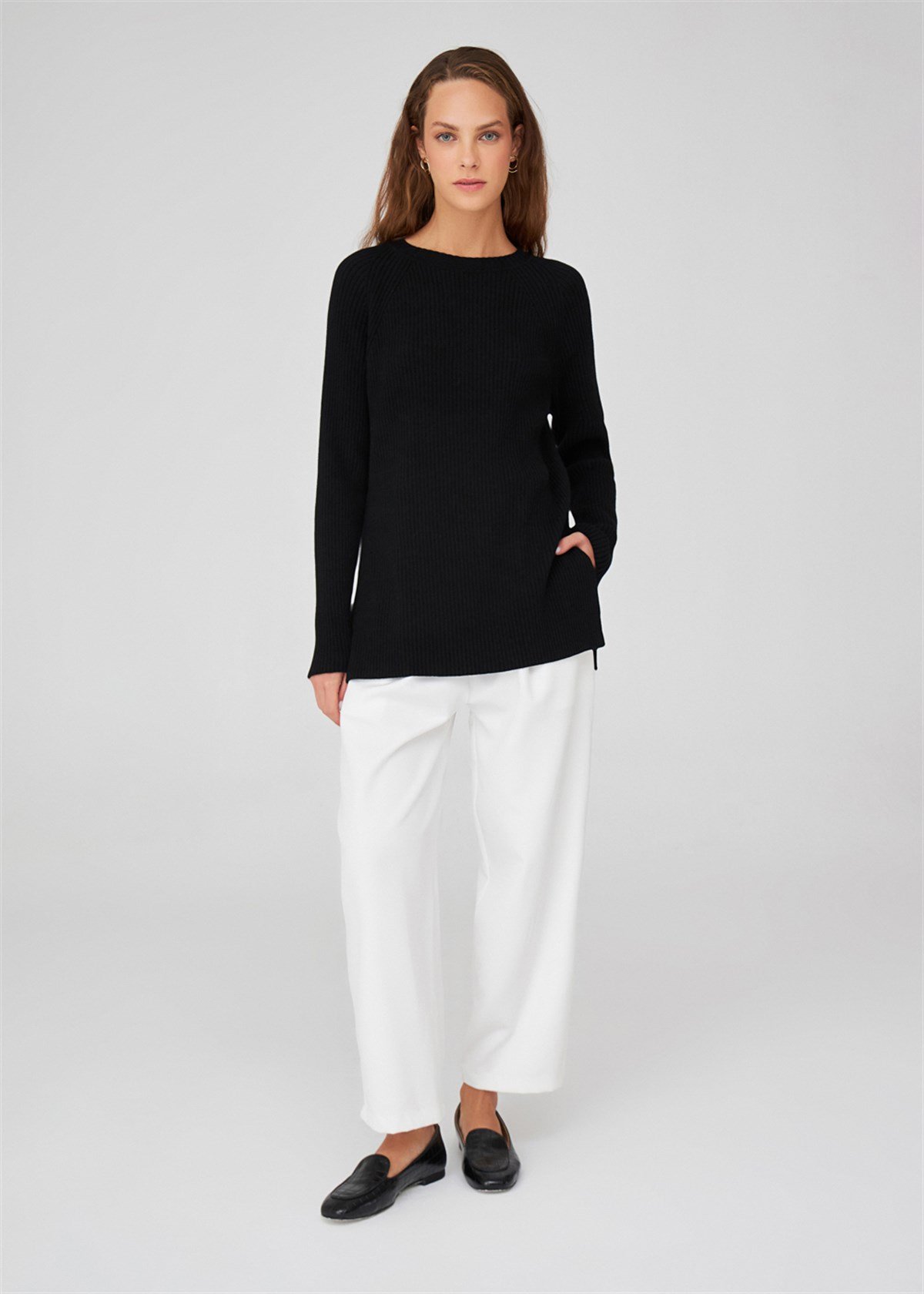 Peraluna O-Neck Cashmere Blend Sides Slit Ribbed Women's Knitwear Sweater - Black