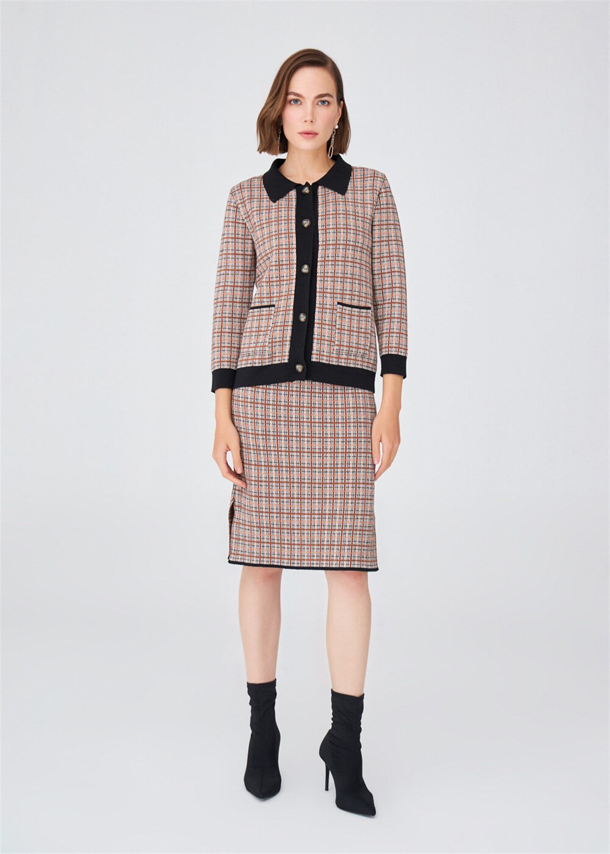 Peraluna Yırtmaçlı Ekose Diz Altı Kadın Triko Etek Siyah