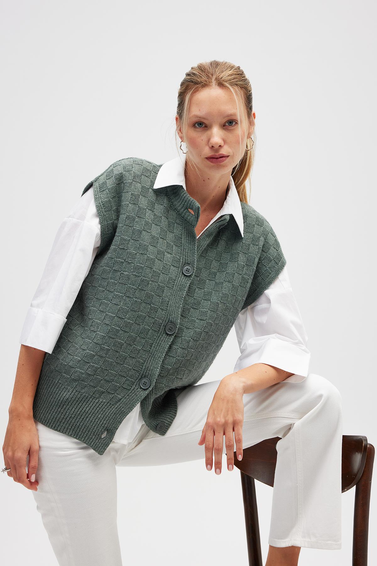 Peraluna Yvette Kadın Düğmeli Triko Yelek - Kaktüs Yeşili
