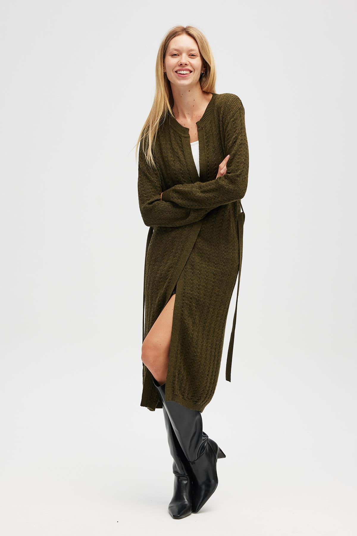 Peraluna Zeyna Mini Kabartma Örgülü Uzun Triko Hırka - Koyu Yeşil Melanj