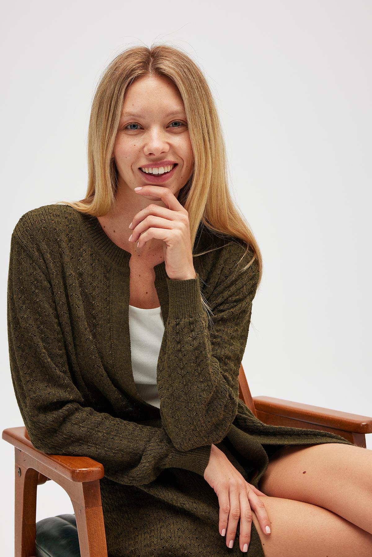 Peraluna Zeyna Mini Kabartma Örgülü Uzun Triko Hırka - Koyu Yeşil Melanj