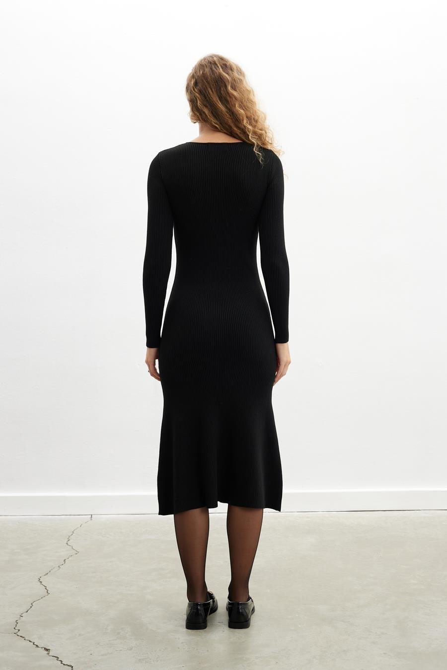 Styleboom X Peraluna DORSET DRESS Toka Detaylı Ribana Örgü Midi Kadın Triko Elbise - Siyah