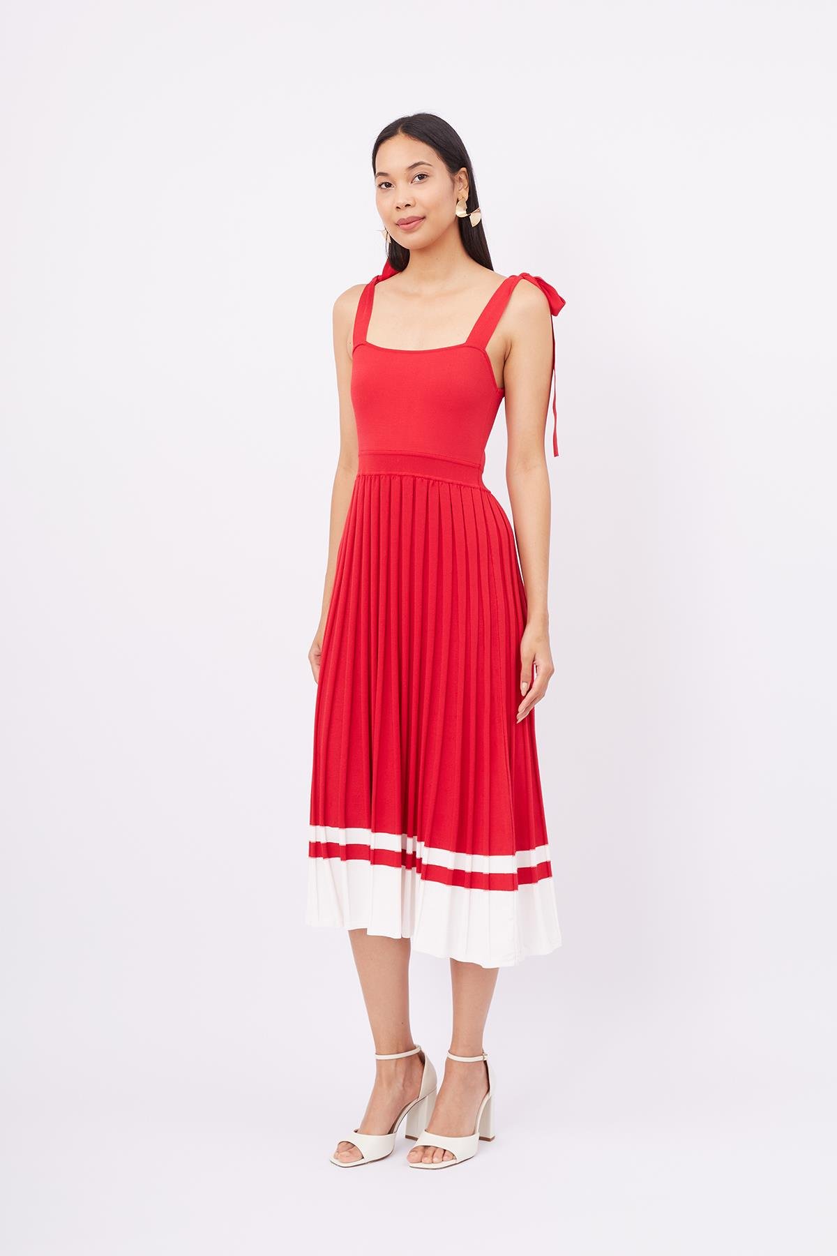 Styleboom X Peraluna KELLY DRESS Askılı Bağlama Detaylı Rahat Kesim Midi Boy Yazlık Kadın Triko Elbise - Kırmızı