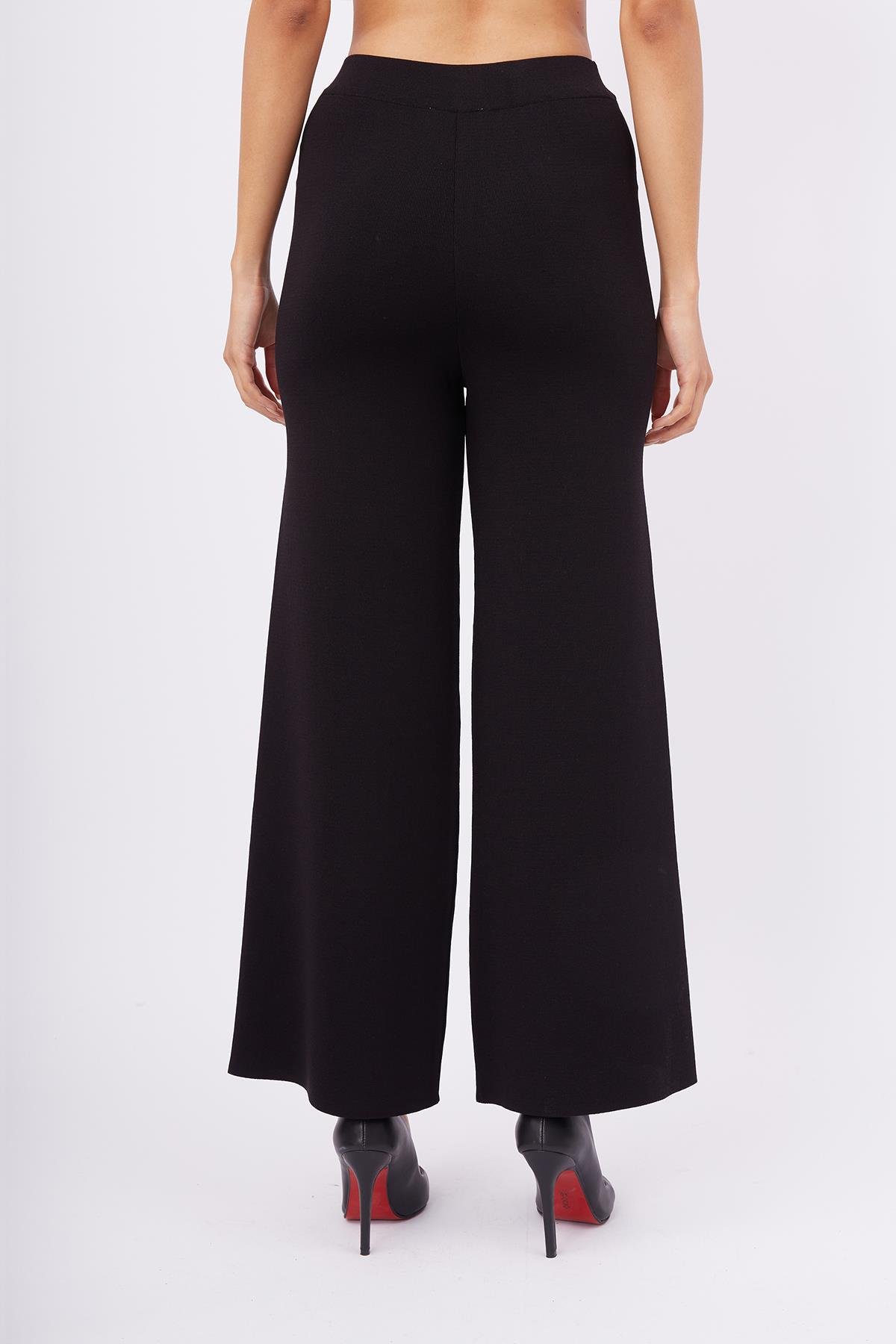 Styleboom X Peraluna MARLENE TROUSER Düğme Detaylı Rahat Kesim Kadın Triko Pantolon - Siyah