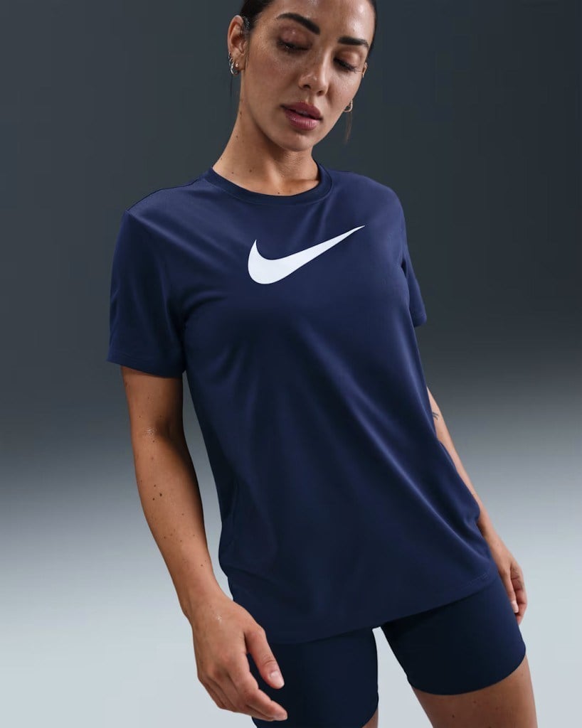 Nike FQ4975-410 Kadın Dri-FIT Grafikli Tişört - Lacivert