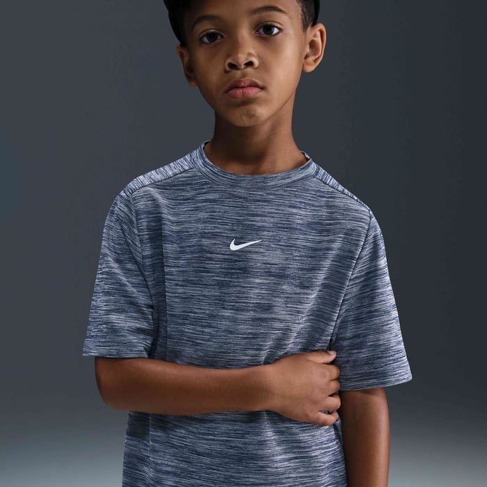 Nike HJ3771-410 Dri-FIT Kısa Kollu Genç Çocuk Tişört - Lacivert
