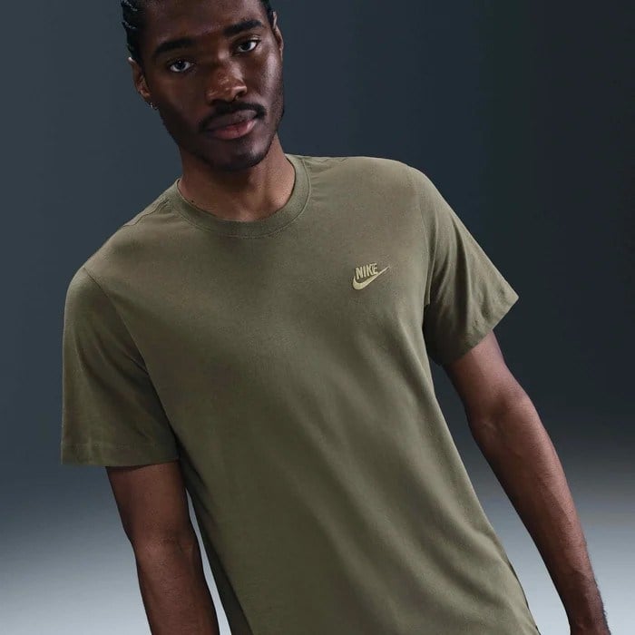 Nike Sportswear Club AR4997-225 Erkek Tişört - Zeytin Yeşili