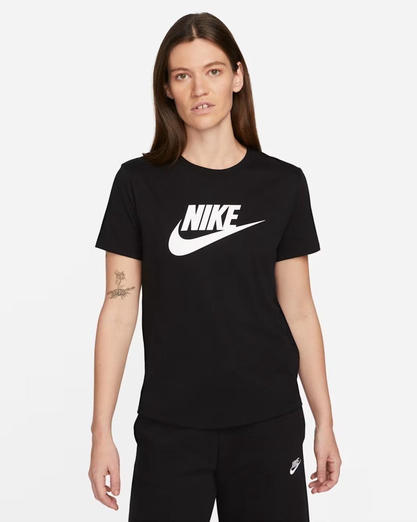 Nike Sportswear Essentials DX7906-010 Kadın Logo T-Shirt - Siyah