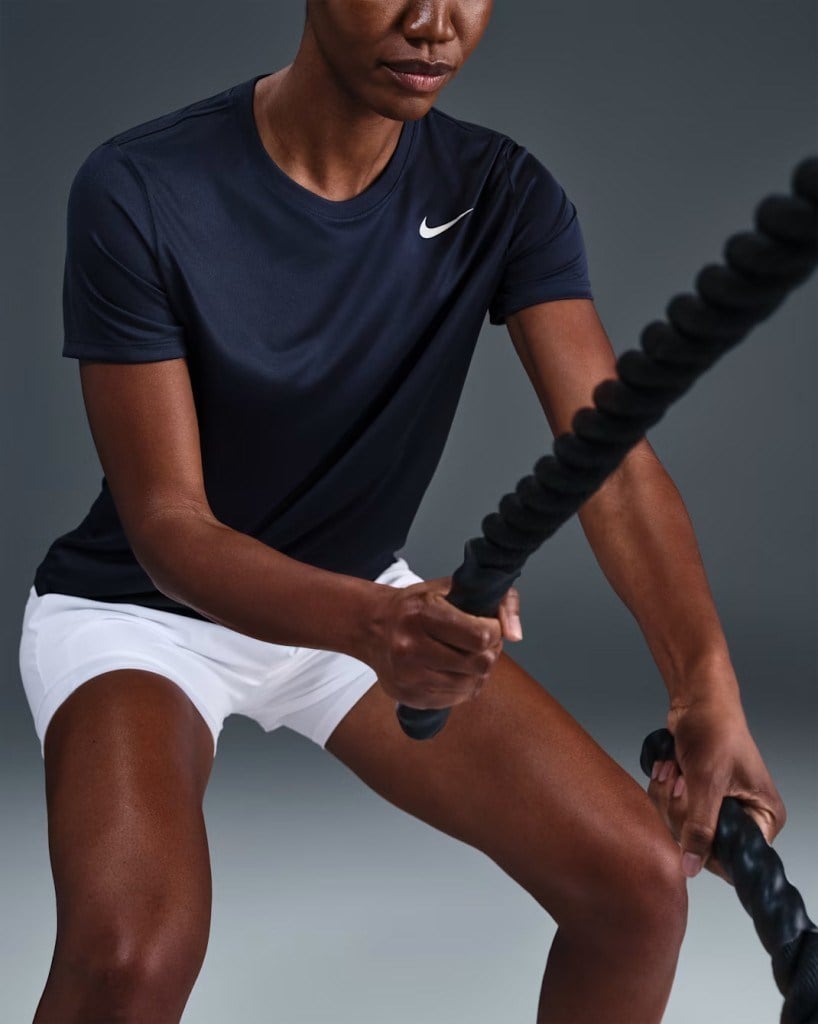 Nike Dri-FIT Kadın Klasik Fit Tişört - Lacivert DX0687-410