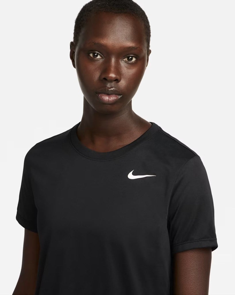 Nike Dri-FIT Kadın Klasik Fit Tişört - Siyah DX0687-010
