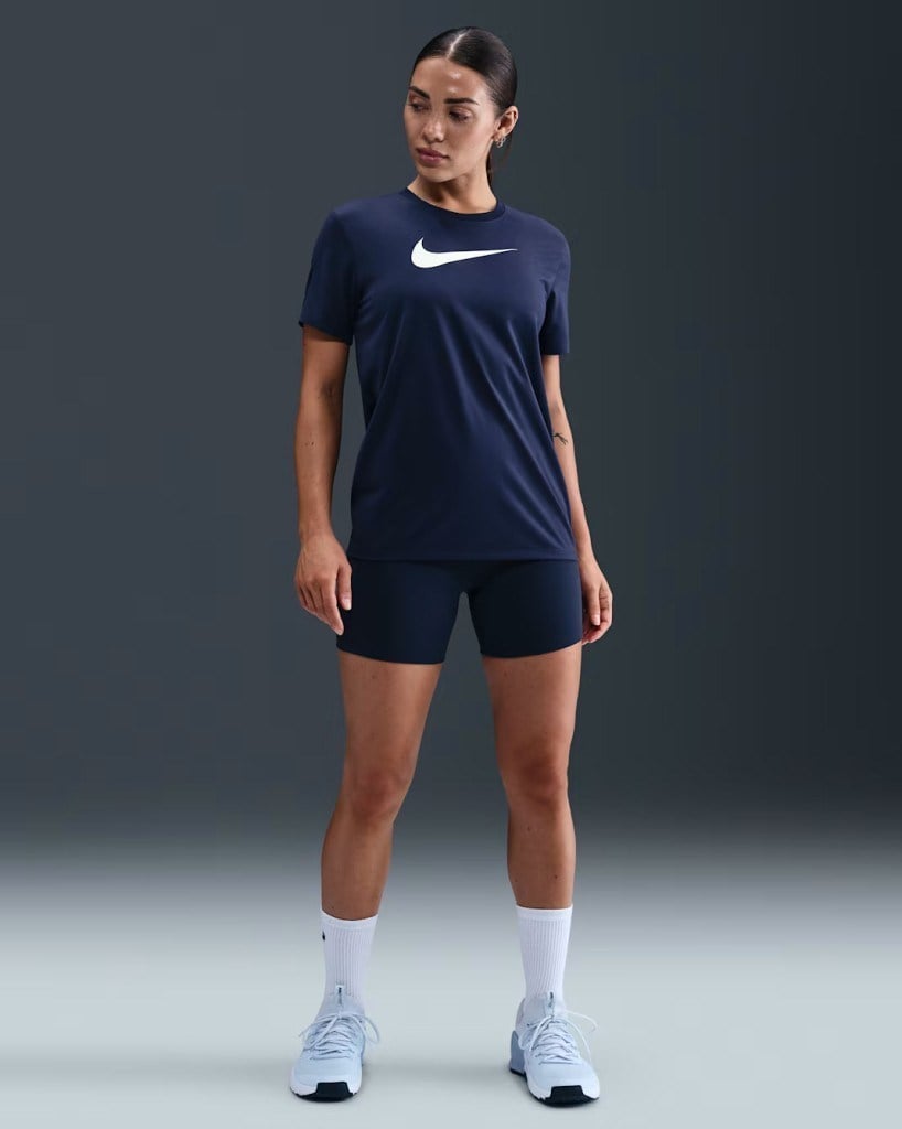 Nike FQ4975-410 Kadın Dri-FIT Grafikli Tişört - Lacivert