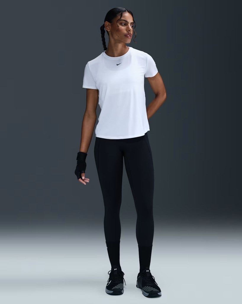 Nike One Classic IB9408-100 Dri-FIT Kısa Kollu Kadın Tişört - Beyaz