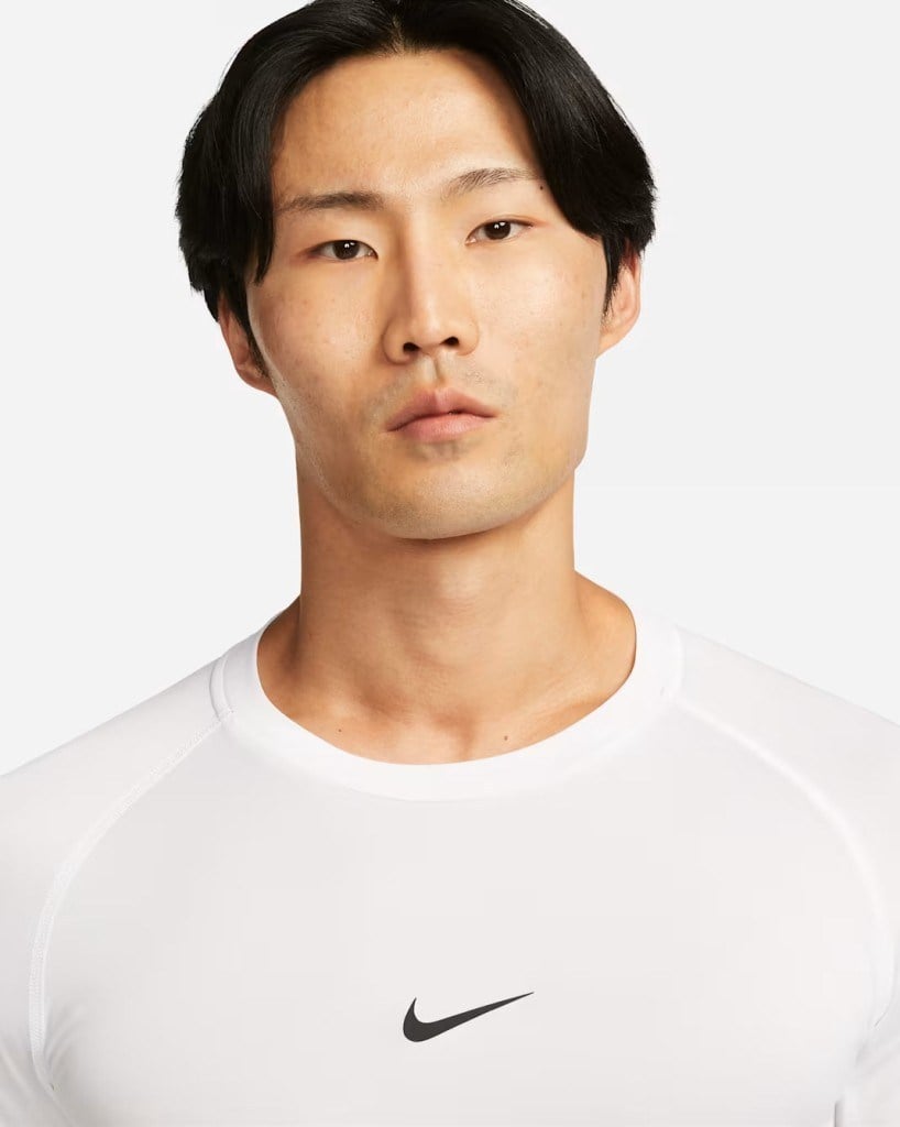 Nike Pro FB7932-100 Erkek Dri-FIT Dar Kesim Kısa Kollu Tişört - Beyaz