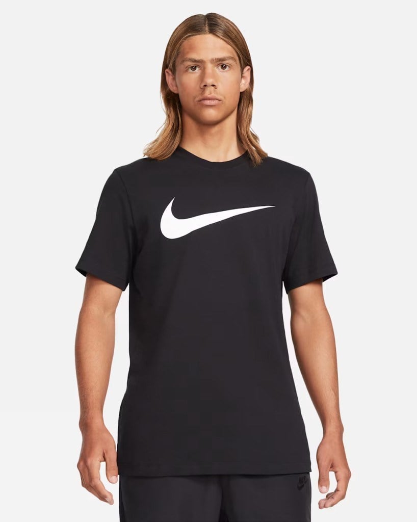 Nike Sportswear Swoosh DC5094-010 Erkek Tişörtü - Siyah/Beyaz