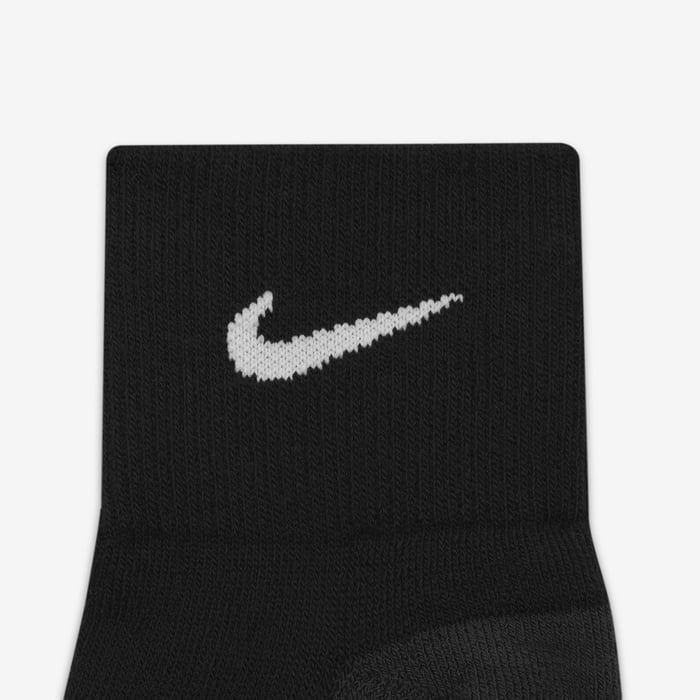 Nike SX5549-010 Everyday Max Destekli Bilek Antrenman Çorapları (3 Çift)