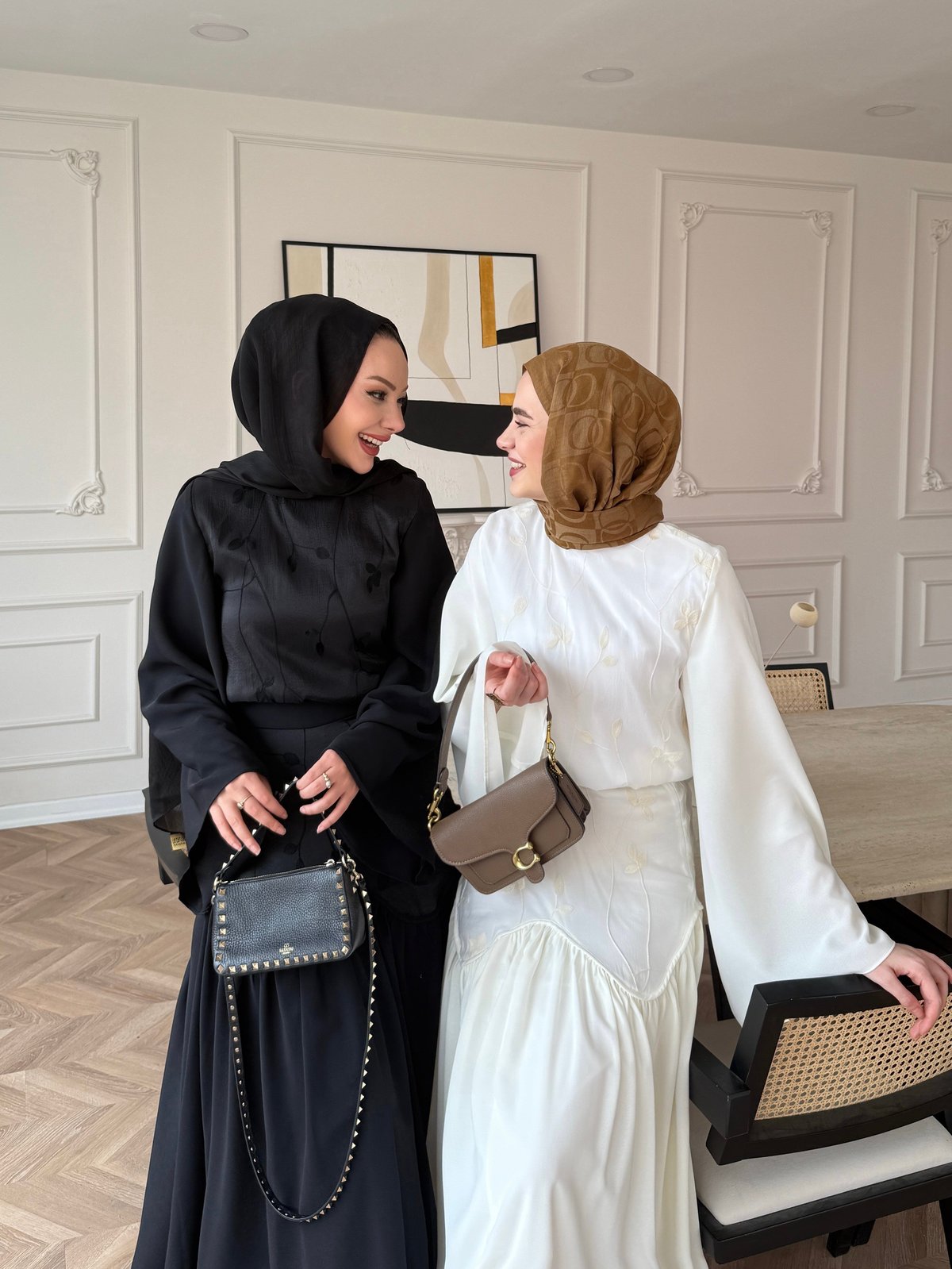Divan Çiçek Baskılı Etekli Takım Siyah (5779)