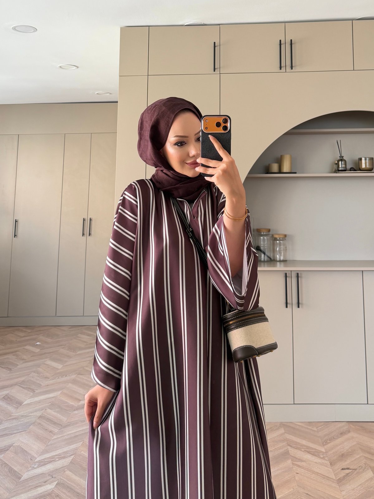 Ely Çizgili Saten Yırtmaçlı Bluz Kahve (4536)