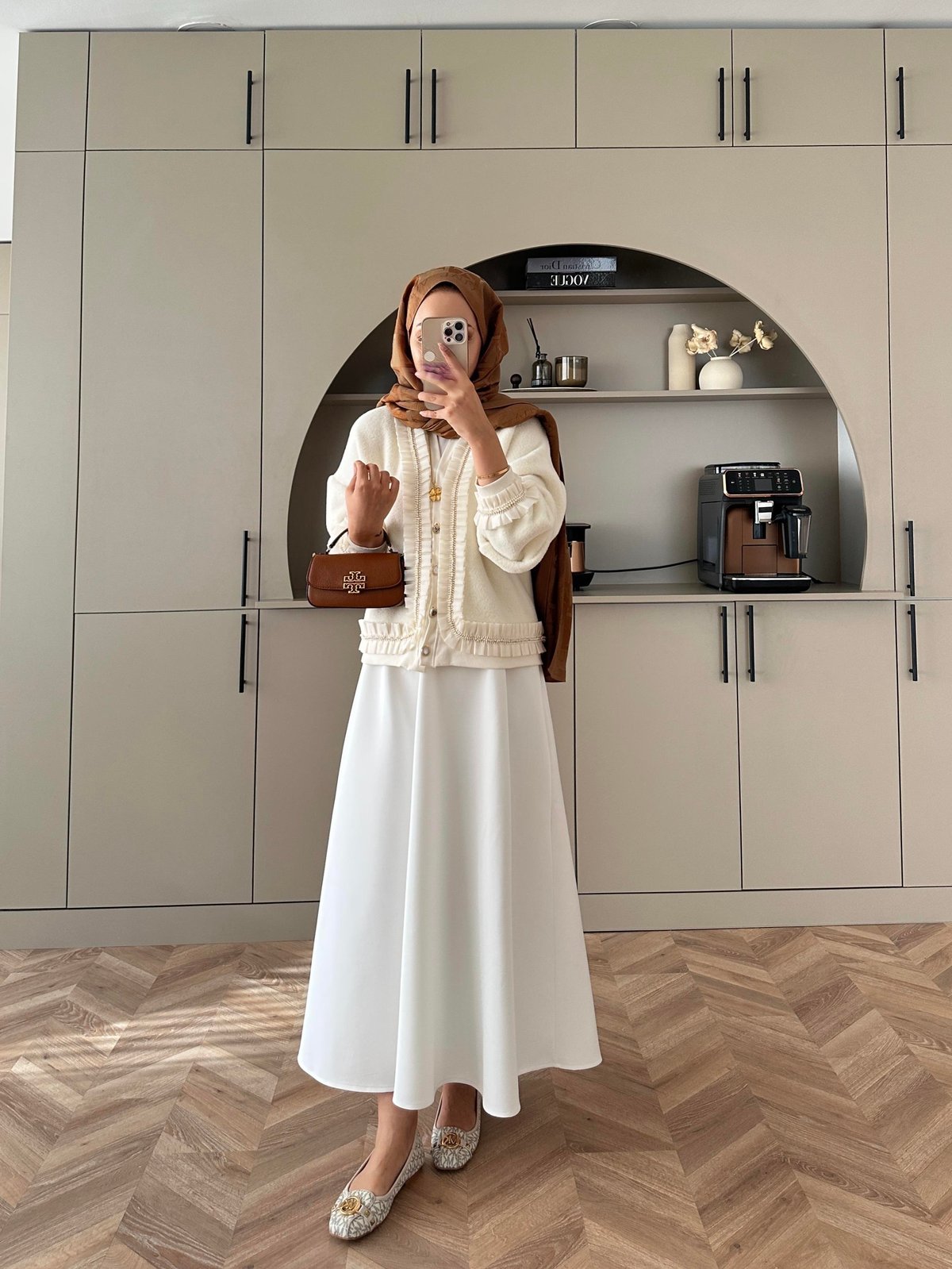 Fırfır Detaylı Peluş Hırka Ekru 