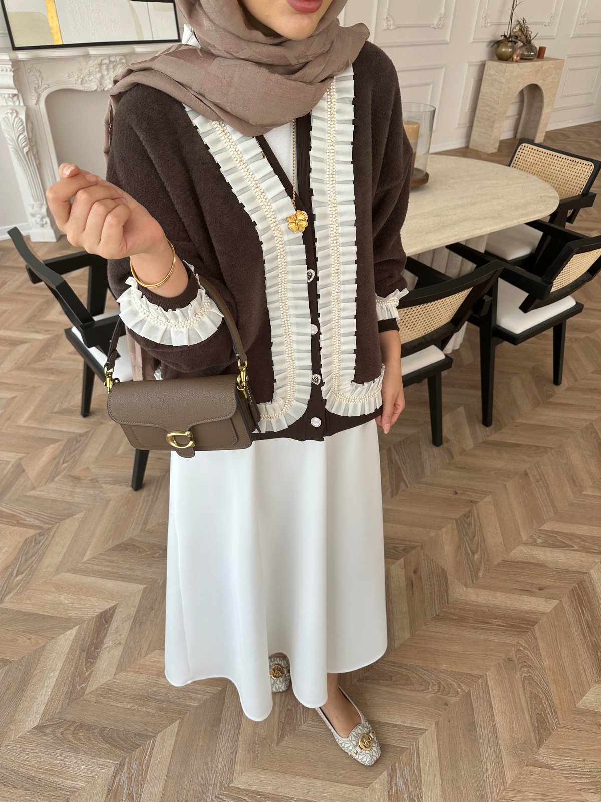 Fırfır Detaylı Peluş Hırka Kahve